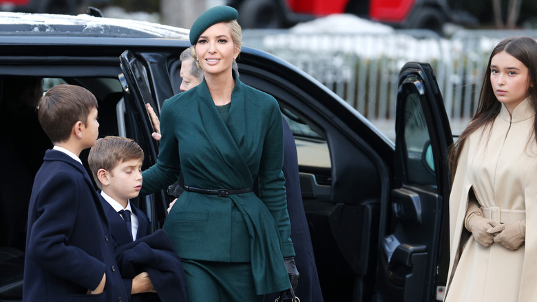 Ivanka Trump, fille du président élu américain Donald Trump, arrive avec sa famille pour les services religieux à l'église St. John's le 20 janvier 2025.