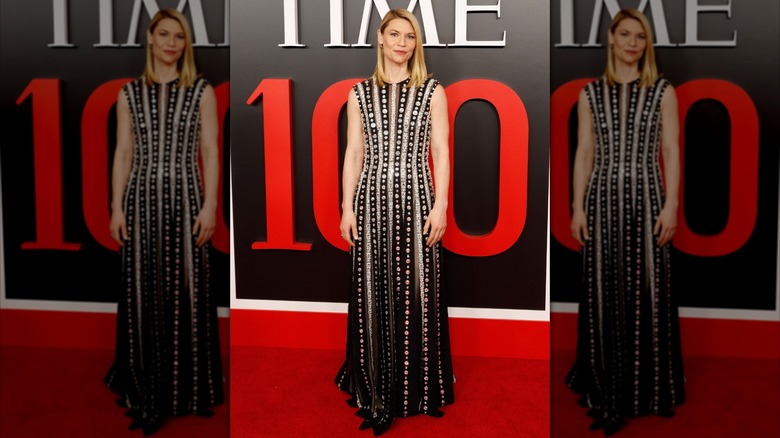 Claire Danes dans une robe Prada noire et blanche au gala Time 100 en 2026