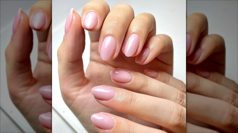 Ongles doux en amande