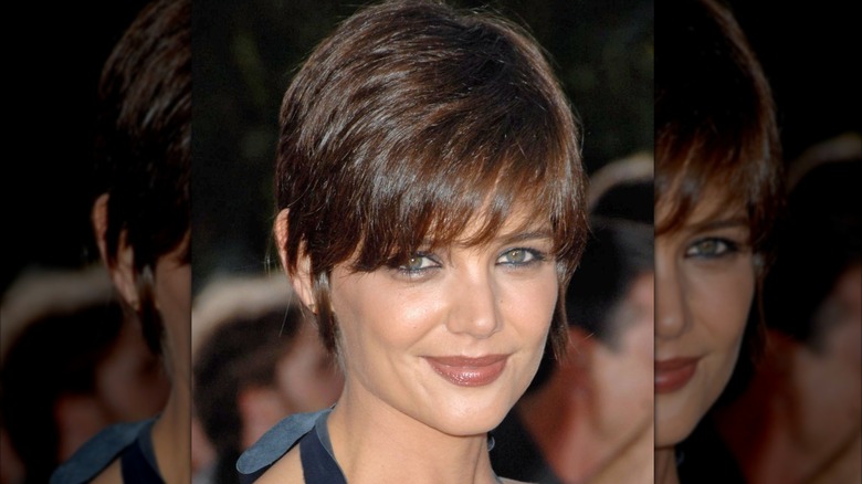 Katie Holmes porte une coiffure coupe lutin