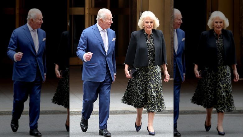 Le roi Charles III et la reine Camilla se promènent ensemble lors d'une réception culturelle au Rockefeller Center le troisième jour de la visite d'État aux États-Unis d'Amérique en avril 2026 à New York.
