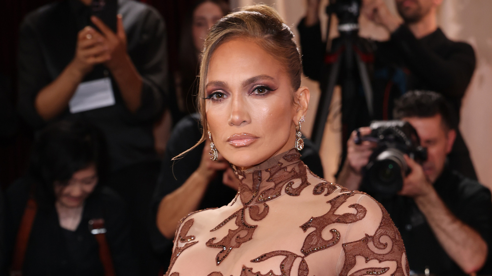 Les robes des Grammy Awards de Jennifer Lopez au fil des années, classées