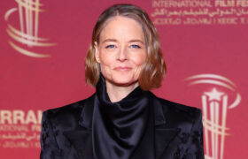 Comment Jodie Foster a traversé ses années 50 « difficiles » et est capable de prospérer dans la soixantaine