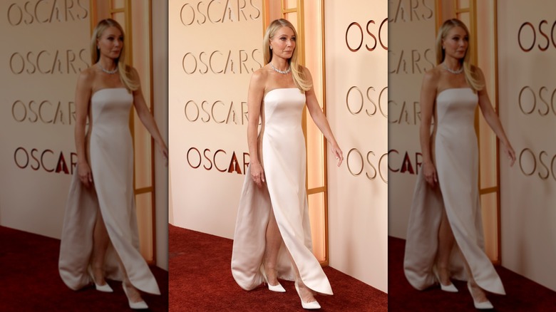 Gwyneth Paltrow sur le tapis rouge dans une robe colonne blanche