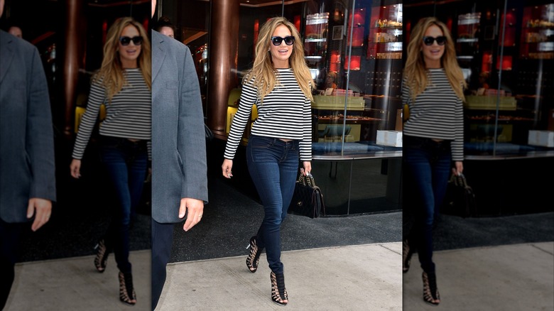Jennifer Lopez souriante