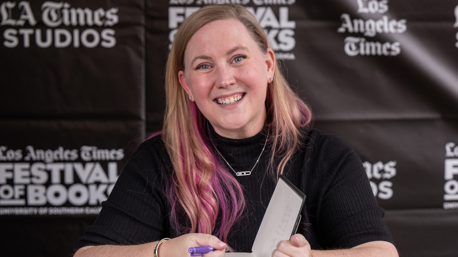 Les livres préférés de l'écrivain fantastique Rebecca Yarros sont des joyaux inattendus