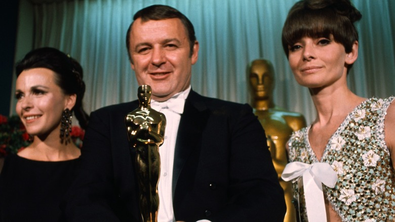 L'acteur Rod Steiger avec sa femme Claire Bloom et Audrey Hepburn