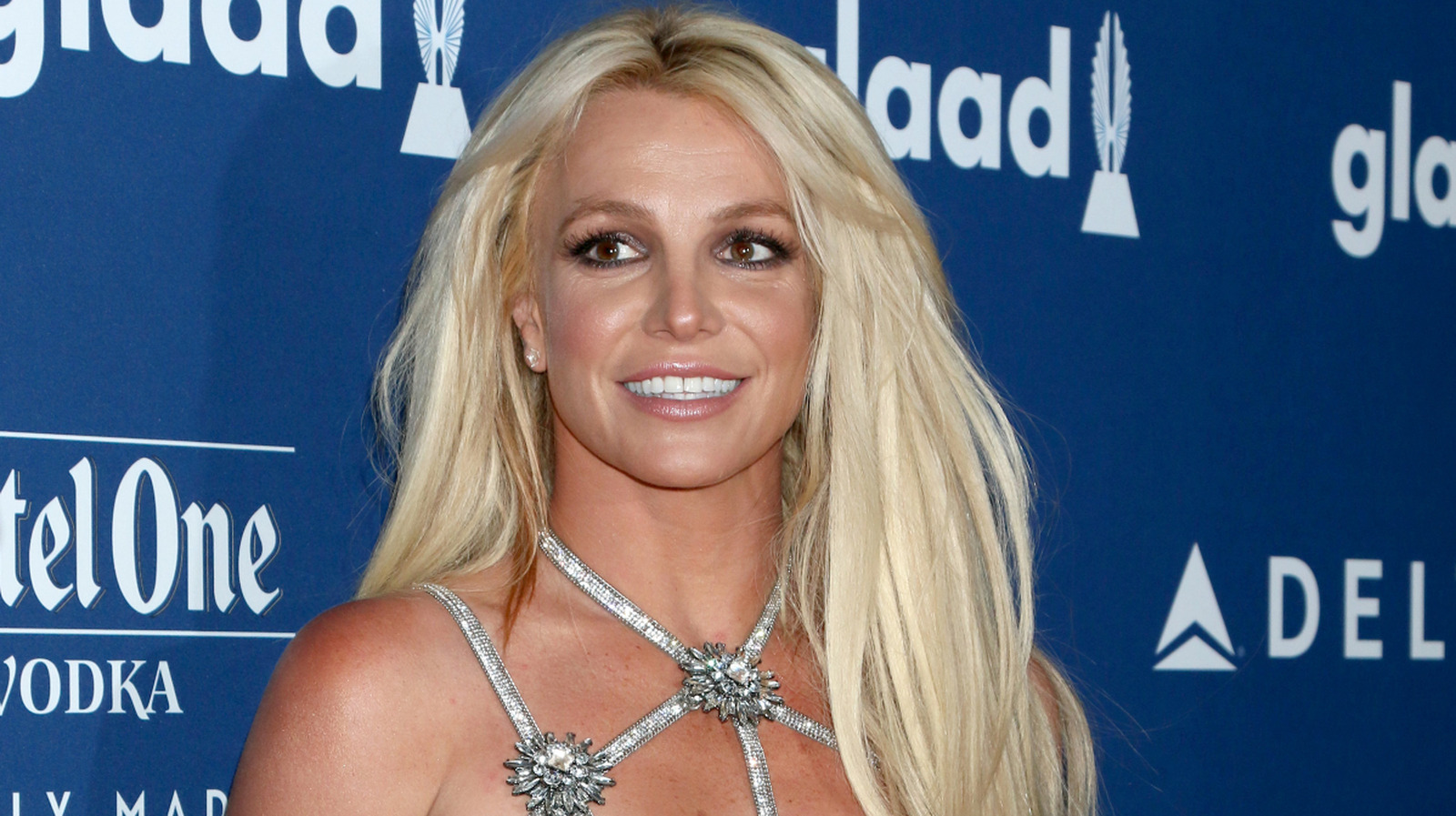Le nouveau rafraîchissement des cheveux de Britney Spears donne aux fans une ambiance nostalgique majeure du début des années 2000