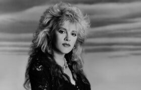 Comment apporter le look signature de Stevie Nicks en 2026