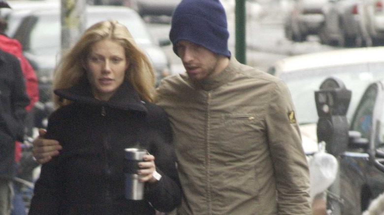 Gwyneth Paltrow et Chris Martin marchant