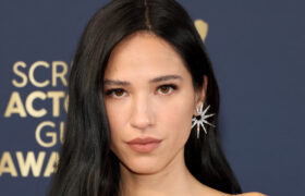 Des photos côte à côte confirment que la star de Yellowstone, Kelsey Asbille, peut porter n'importe quelle longueur de cheveux