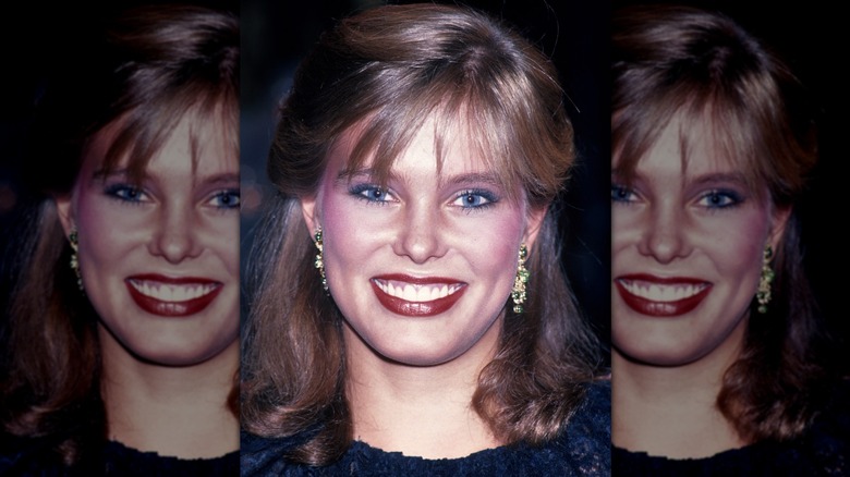 Renee Simonsen remporte le Ford Models' "Visage des années 80" concours vers 1982