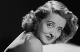 Le truc de beauté à l’ancienne qui vous donnera les « yeux de Bette Davis »