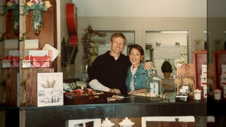 Chip et Joanna Gaines lors de l'inauguration de la première devanture de magasin de Magnolia