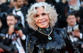 Jane Fonda est l'inspiration de style ultime pour porter des talons de plus de 80 ans