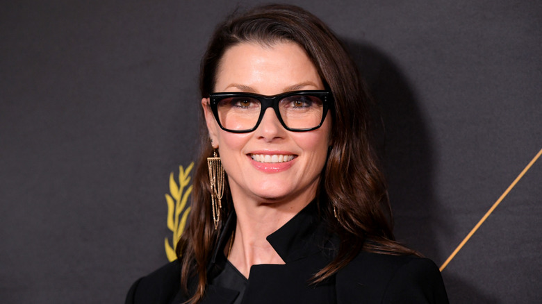 Bridget Moynahan sourit sur le tapis rouge en 2023