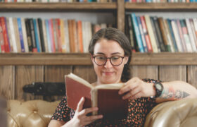 Ce livre de 1997 est devenu un favori de science-fiction et un favori de BookTok malgré son démarrage lent