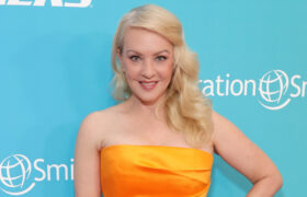 Wendi McLendon-Covey adore s'évader dans un bain pour prendre soin d'elle-même : les gens vous laissent tranquille