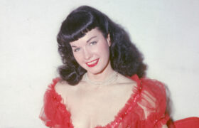 Les conseils de beauté à l'ancienne de Bettie Page sont toujours d'actualité aujourd'hui