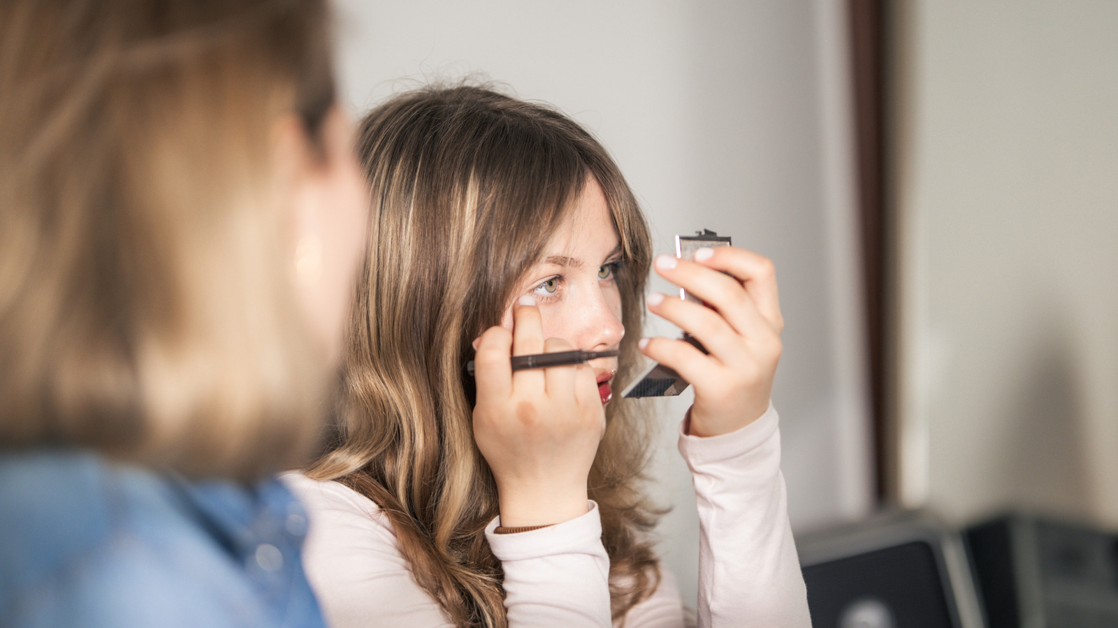 Les meilleures couleurs d'eye-liner à essayer si vous avez les yeux verts