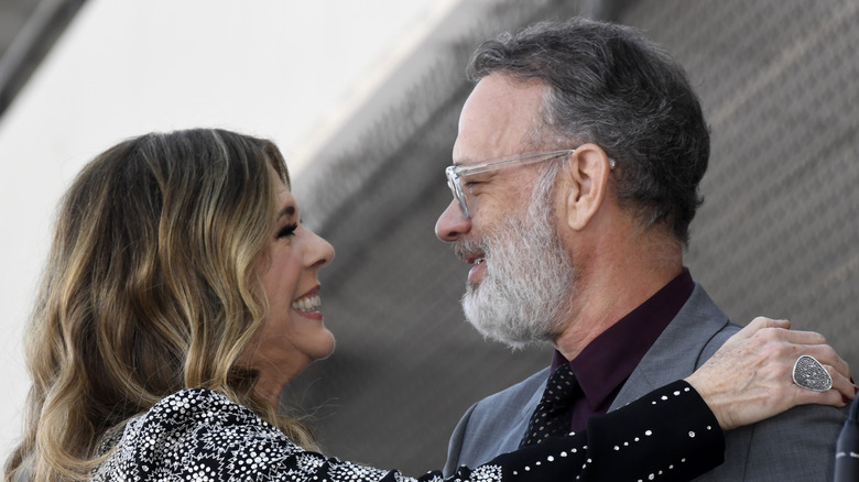 Tom Hanks et Rita Wilson se sourient