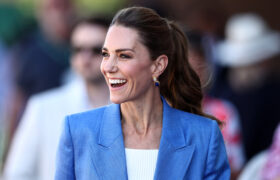 Le style sophistiqué de queue de cheval de Kate Middleton est parfait pour les femmes plus âgées à copier