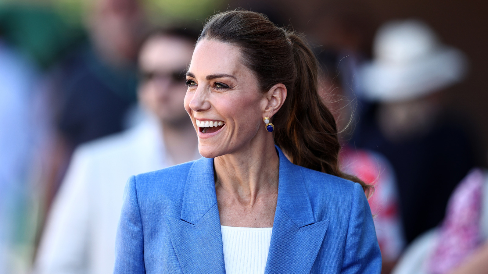 Le style sophistiqué de queue de cheval de Kate Middleton est parfait pour les femmes plus âgées à copier