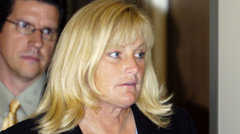 Debbie Rowe au palais de justice de Santa Barbara 2005