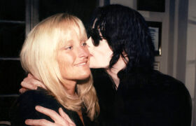 À quoi ressemble Debbie Rowe, l'ex-femme de Michael Jackson, alors qu'elle vieillit naturellement