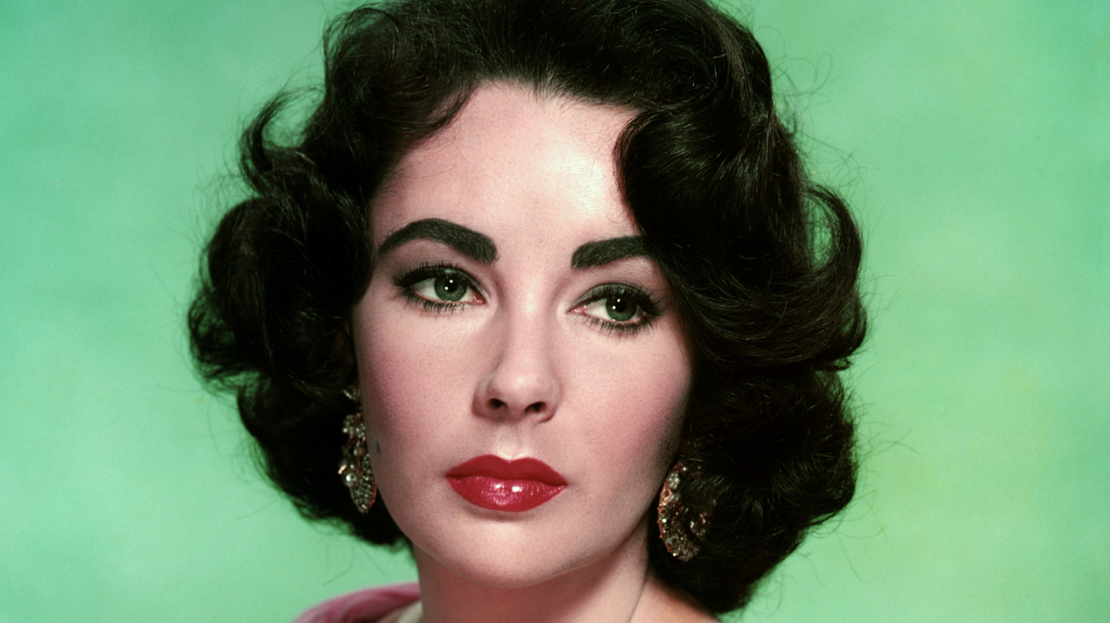 Elizabeth Taylor est devenue une icône de la beauté avec ce moment légendaire d'eye-liner à l'écran