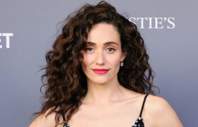 Les mémoires d'Emmy Rossum pensent que tout le monde devrait les lire cet été