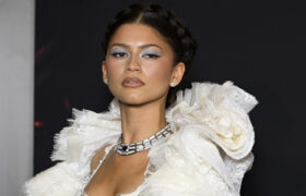 Un examen rapproché de la bague de fiançailles de Zendaya montre sa forme unique