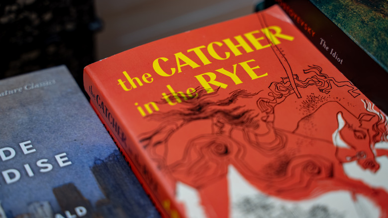 Catcher in the Rye dans une exposition de classiques de librairie