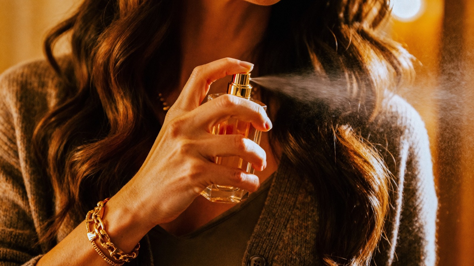 Comment vous assurer que vos parfums capillaires n'endommagent pas vos mèches