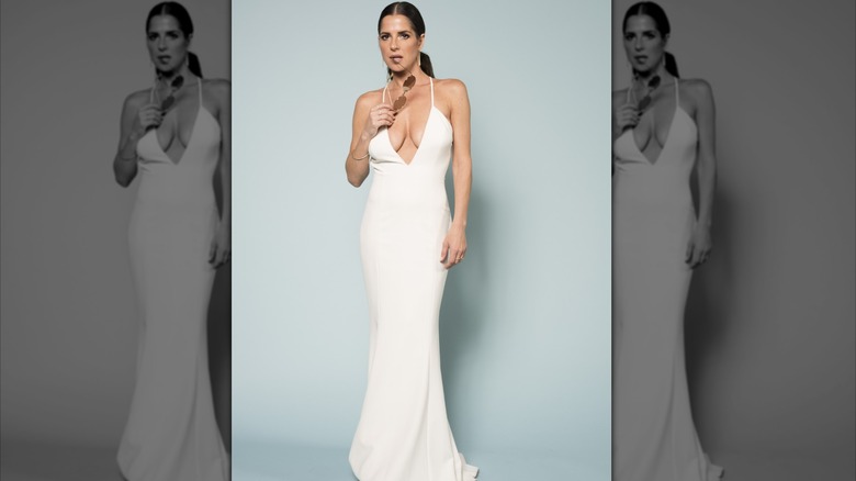 Kelly Monaco posant lors des Daytime Emmy Awards en 2017