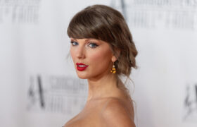 La robe de Taylor Swift au bal symphonique de Nashville 2011 est l'un de ses looks les plus sous-estimés