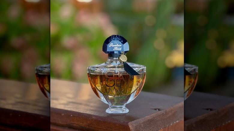Shalimar L'Essence Intense de Guerlain dans un cliché franc