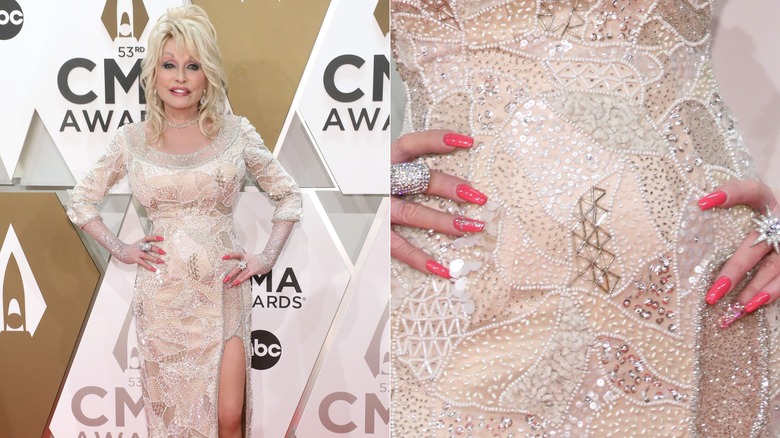Dolly Parton dans une robe crème chatoyante aux CMA Awards en 2019