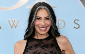 Les magnifiques mèches de cheveux gris de Stacy London de What Not To Wear sont emblématiques