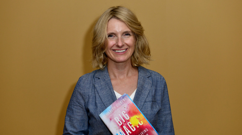 Elizabeth Gilbert lors d'un événement de lecture de livres en 2015