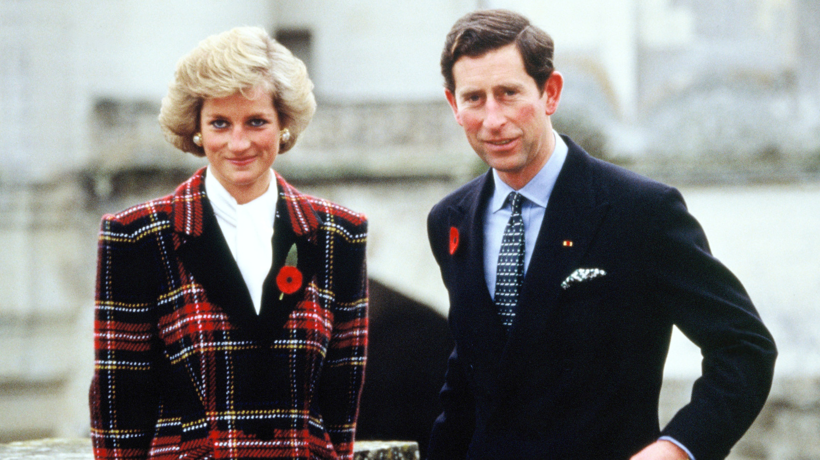 La princesse Diana a adoré une touche de rouge dans ses tenues