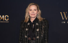 Les moments les mieux habillés de la star de Sex And The City Kim Cattrall dans la soixantaine