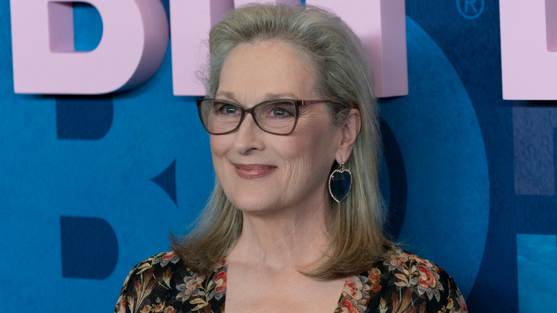 Meryl Streep sur le tapis rouge avec des lunettes