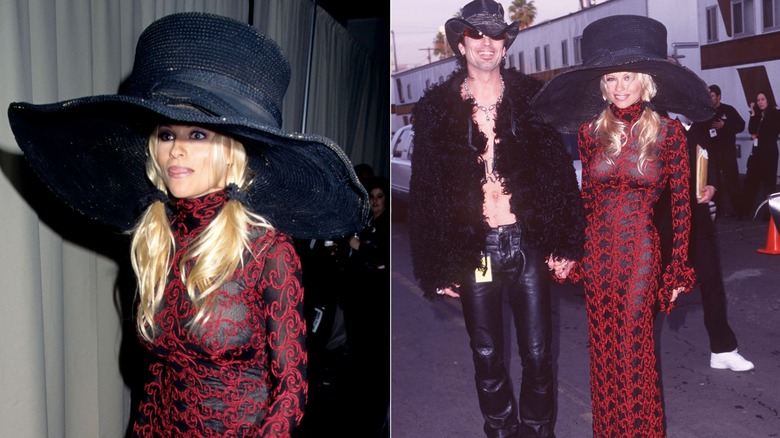 Image partagée de Pamela Anderson portant un chapeau surdimensionné aux American Music Awards et posant aux côtés de Tommy Lee dans une photo de tout le corps
