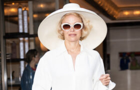 Pamela Anderson est la reine du chapeau original et ces photos le prouvent