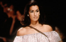 Yasmeen Ghauri est toujours aussi étonnante des années après son apogée en tant que mannequin dans les années 90