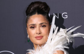 Citation du jour de Salma Hayek : « Voici mon conseil : essayez de découvrir qui vous êtes vraiment… »