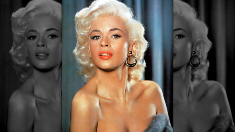 Jayne Mansfield posant en 1955