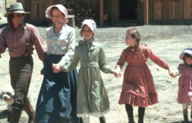 Comparaison des castings de La Petite Maison dans la Prairie : photos de la famille Ingalls en 2026 contre. années 1970