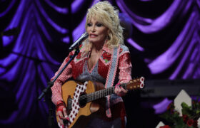 10 manucures Dolly Parton qui prouvent qu'elle était la reine des ongles tendance